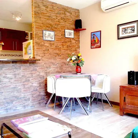 Hola! Apartment *